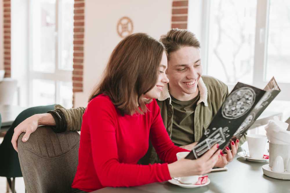 couple-having-coffee-restaurant